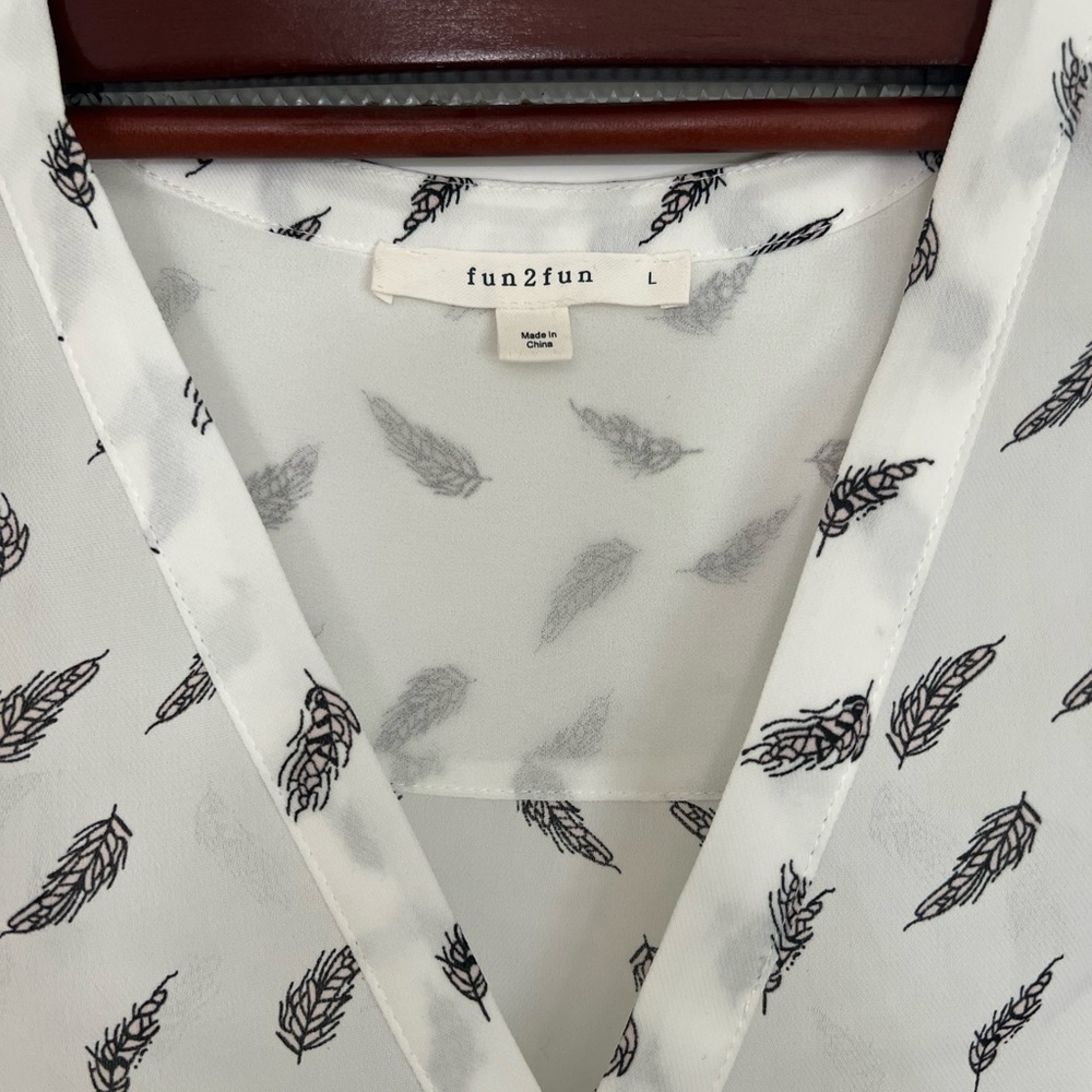 Stitch Fix - Fun2Fun Top - Picture 3 of 3